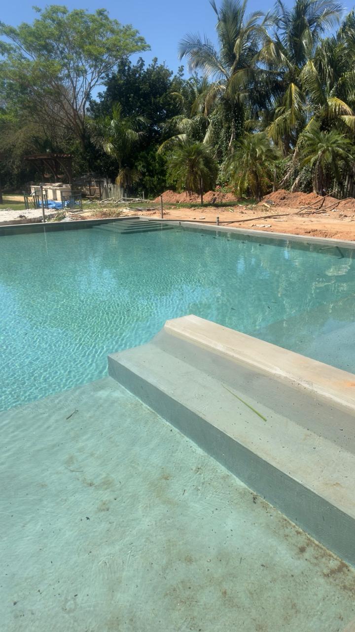 Piscinas, banheiros e áreas molhadas